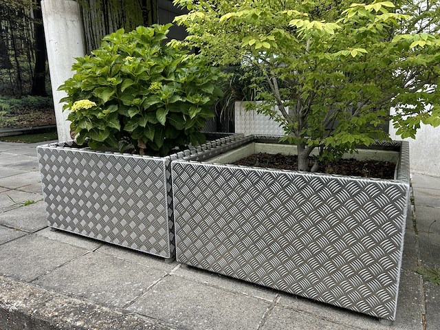 Set bloembakken (2st) 92cm x 92cm x 52cm - afbeelding 2 van  2