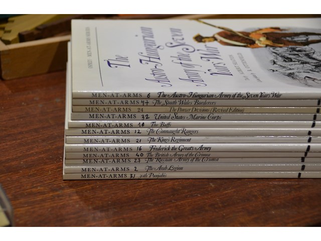 Set boekjes men at arms - afbeelding 1 van  2