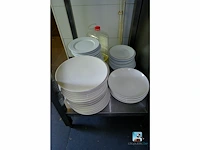 Set borden en keukengerei - afbeelding 21 van  22