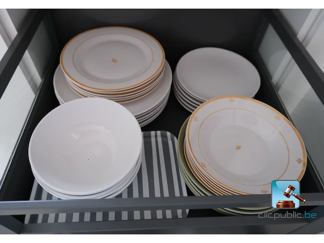 Set borden en keukengerei - afbeelding 9 van  9