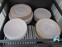 Set borden en keukengerei - afbeelding 9 van  9