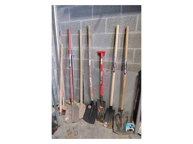 Set bouwgereedschap - afbeelding 1 van  8