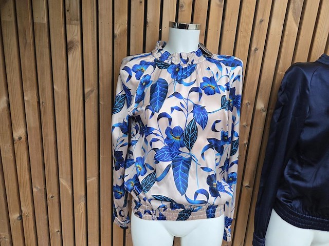 Set cobalt flower maat xs blouse 1 + broek 1 - afbeelding 1 van  4