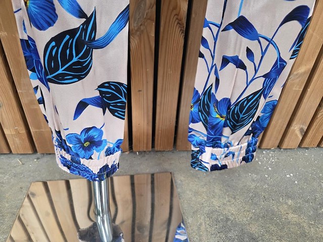 Set cobalt flower maat xs blouse 1 + broek 1 - afbeelding 4 van  4