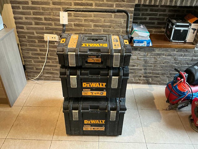 Set dewalt accu gereedschappen met steekwagen - afbeelding 1 van  27