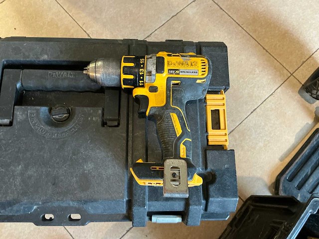 Set dewalt accu gereedschappen met steekwagen - afbeelding 13 van  27