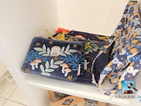 Set displays met inhoud - afbeelding 3 van  24