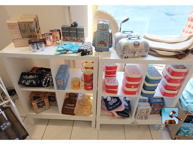 Set displays met inhoud - afbeelding 24 van  24