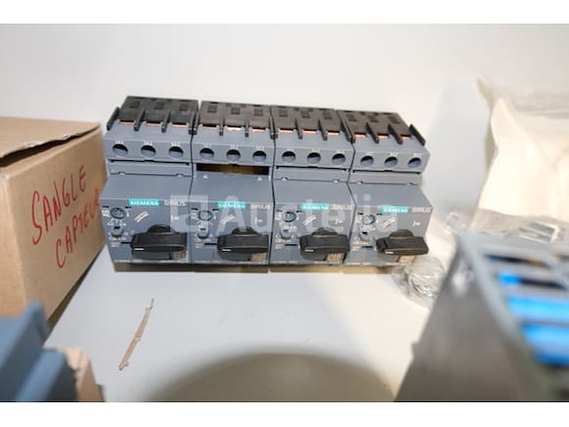 Set diverse elektrische apparatuur - afbeelding 6 van  19