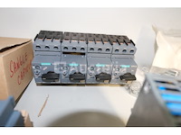 Set diverse elektrische apparatuur - afbeelding 6 van  19