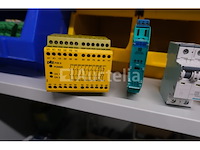 Set diverse elektrische apparatuur - afbeelding 1 van  19