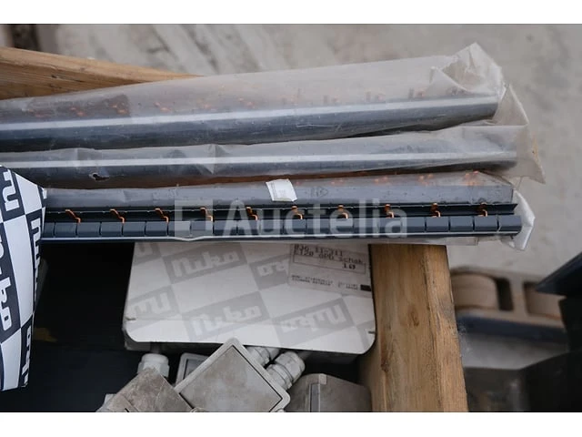 Set diverse elektrische apparatuur - afbeelding 5 van  8