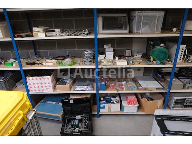 Set diverse elektronische apparatuur en onderdelen (grote aantallen) - afbeelding 3 van  37