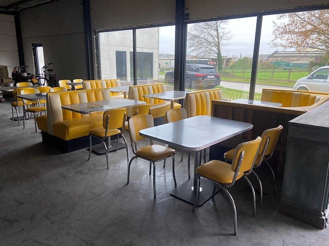 Set eetmeubilair retro - afbeelding 6 van  11