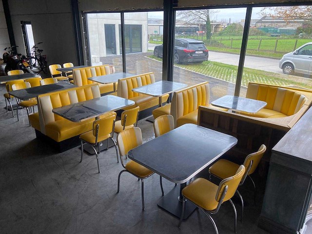 Set eetmeubilair retro - afbeelding 1 van  11