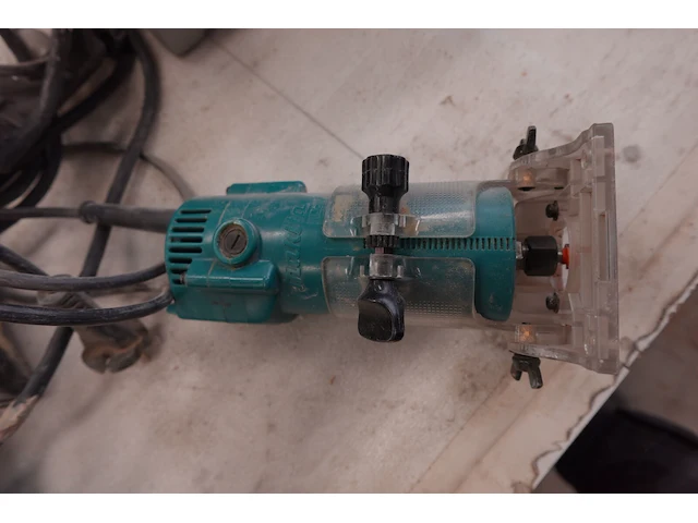 Set elektrisch gereedschap makita - afbeelding 2 van  7