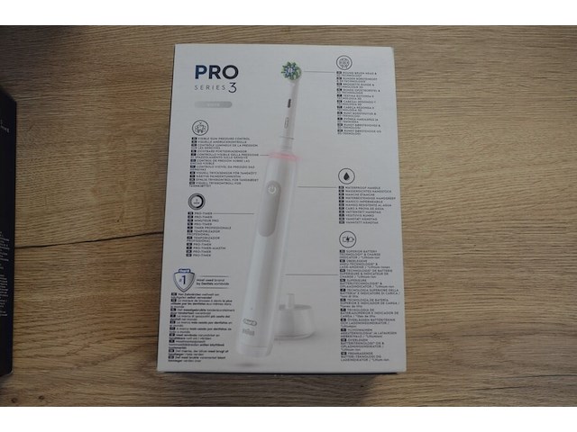 Set elektrische tandenborstels braun oral b pro series 3 duo edition white and black met extra opzetborstel (b435) - afbeelding 4 van  5