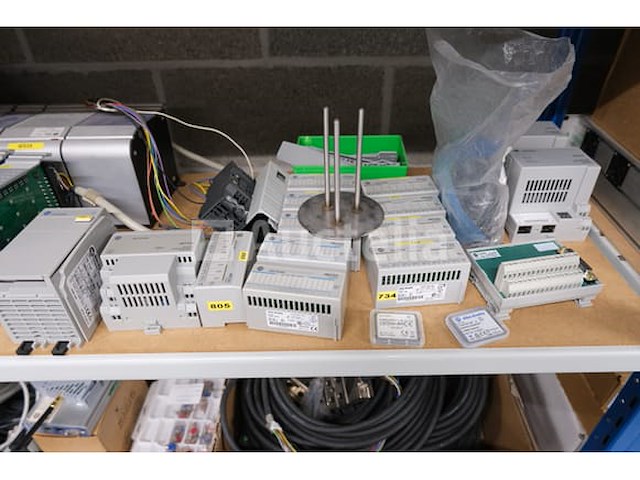 Set elektronische componenten voor plc's - afbeelding 1 van  22