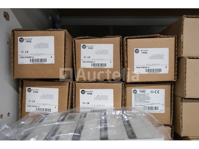 Set elektronische componenten voor plc's - afbeelding 12 van  22