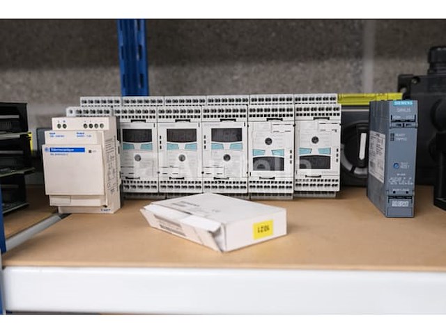 Set elektronische componenten voor plc's - afbeelding 21 van  22