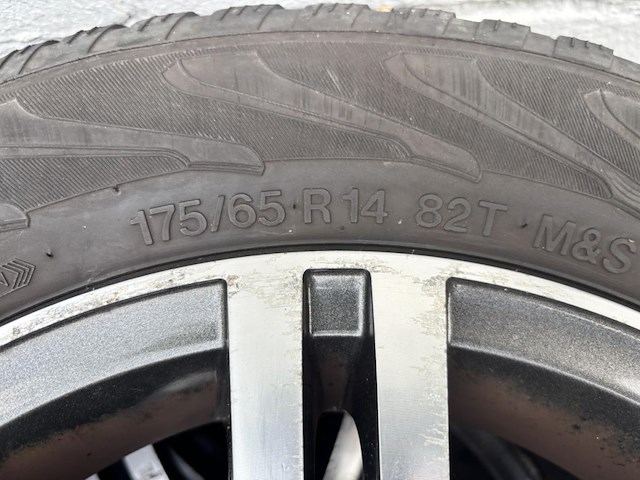 Set fiat velgen met winter banden vredestein - afbeelding 4 van  5
