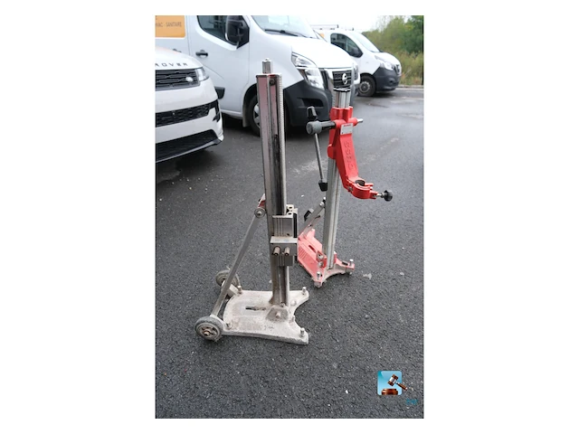 Set geleidingsvoeten voor boormachines - afbeelding 2 van  9