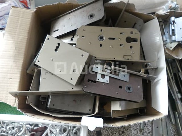 Set gereedschap, hardware en diverse gebruiksvoorwerpen - afbeelding 7 van  23