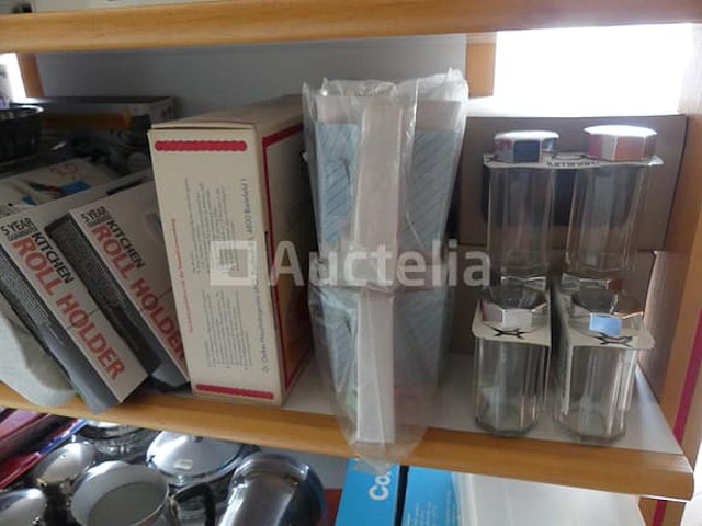 Set gereedschap, hardware en diverse gebruiksvoorwerpen - afbeelding 1 van  23