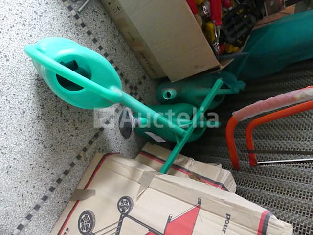 Set gereedschap, hardware en diverse gebruiksvoorwerpen - afbeelding 15 van  23