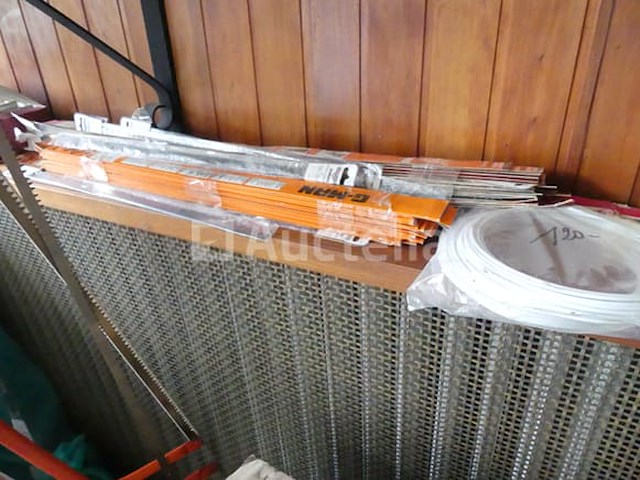 Set gereedschap, hardware en diverse gebruiksvoorwerpen - afbeelding 16 van  23