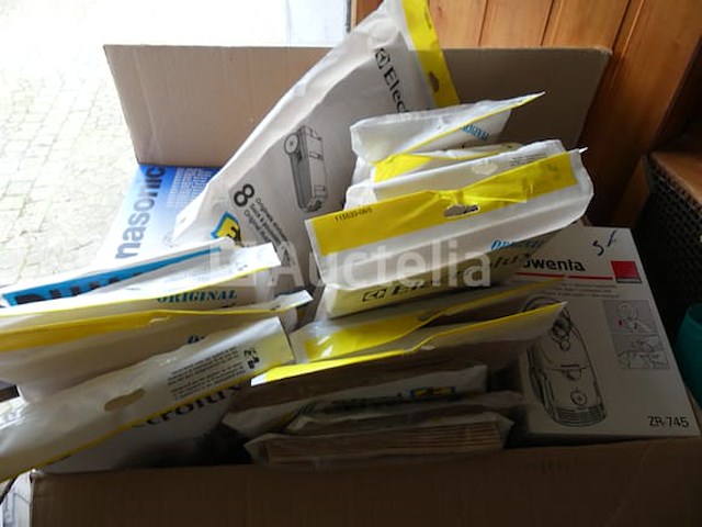 Set gereedschap, hardware en diverse gebruiksvoorwerpen - afbeelding 23 van  23