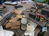 Set gereedschappen en verbruiksartikelen - afbeelding 2 van  16
