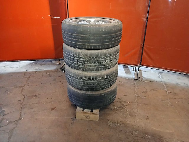 Set goodyear eagle f1 - velgen - afbeelding 12 van  13