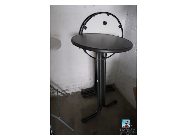 Set hoge tafels met tafelkleden - afbeelding 2 van  5