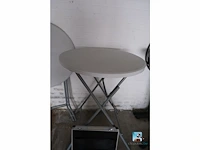 Set hoge tafels met tafelkleden - afbeelding 3 van  5