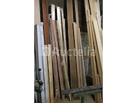 Set houten planken en spanten
