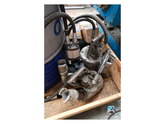 Set hydraulische pompen met vaten - afbeelding 3 van  5