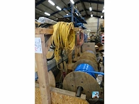 Set kabelhaspels met elektriciteitskabels - afbeelding 3 van  10