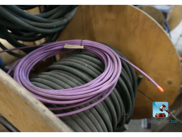Set kabelhaspels met elektriciteitskabels - afbeelding 8 van  10