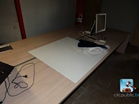Set kantoormeubilair met beeldscherm - afbeelding 5 van  8