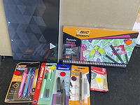 Set kantoor/schoolmateriaal - afbeelding 1 van  1