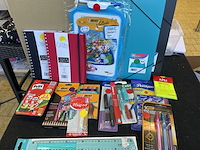 Set kantoor/schoolmateriaal - afbeelding 1 van  1