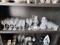Set kristallen glazen en karaf, 2 decanteerkaraffen kristal - afbeelding 1 van  8
