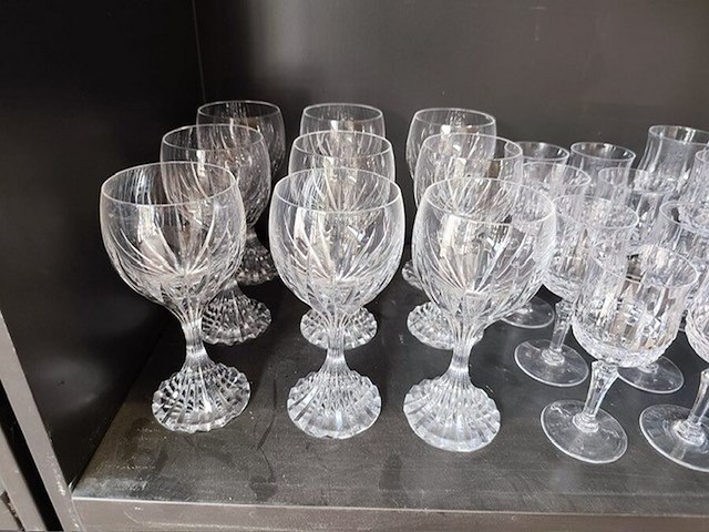 Set kristallen glazen en karaf, 2 decanteerkaraffen kristal - afbeelding 2 van  8