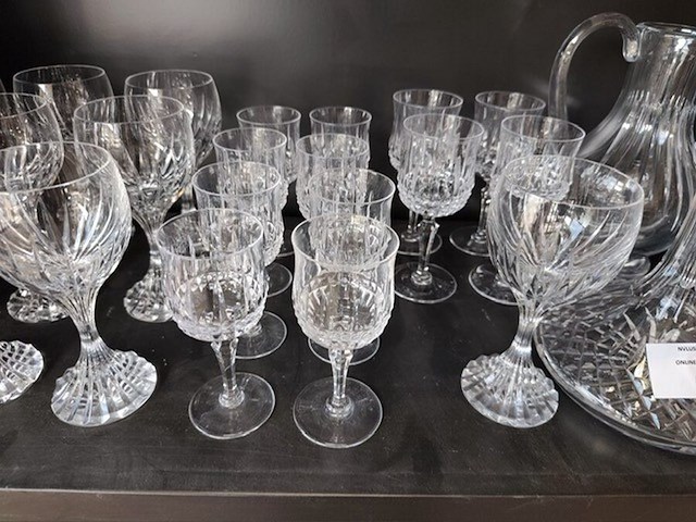 Set kristallen glazen en karaf, 2 decanteerkaraffen kristal - afbeelding 4 van  8