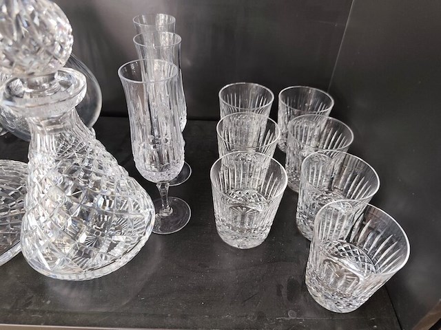 Set kristallen glazen en karaf, 2 decanteerkaraffen kristal - afbeelding 7 van  8