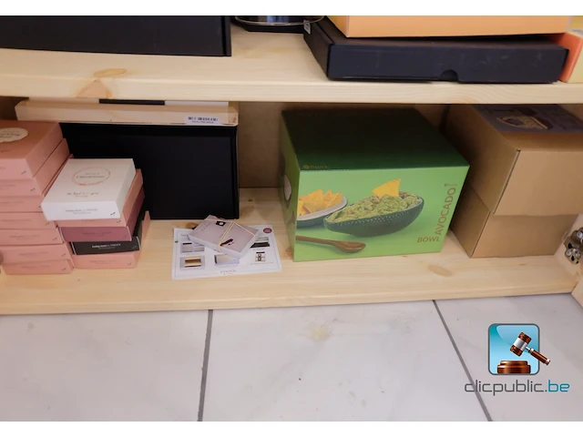 Set lage meubels inclusief inhoud - afbeelding 9 van  9