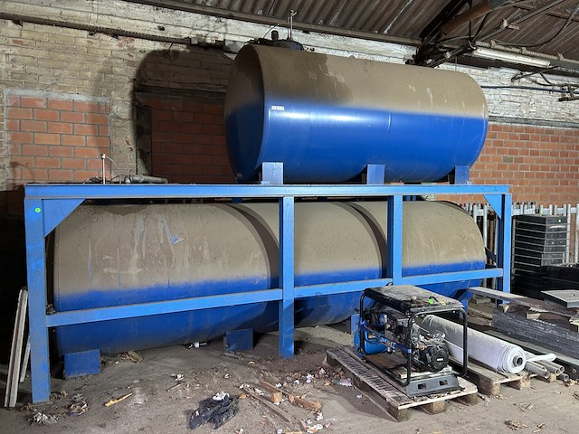 Set mazout tanks inclusief pompen - afbeelding 2 van  8