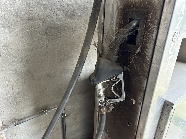 Set mazout tanks inclusief pompen - afbeelding 5 van  8