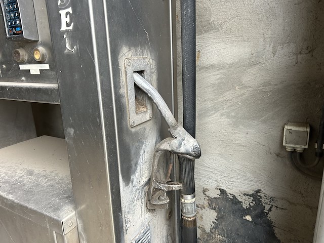 Set mazout tanks inclusief pompen - afbeelding 8 van  8